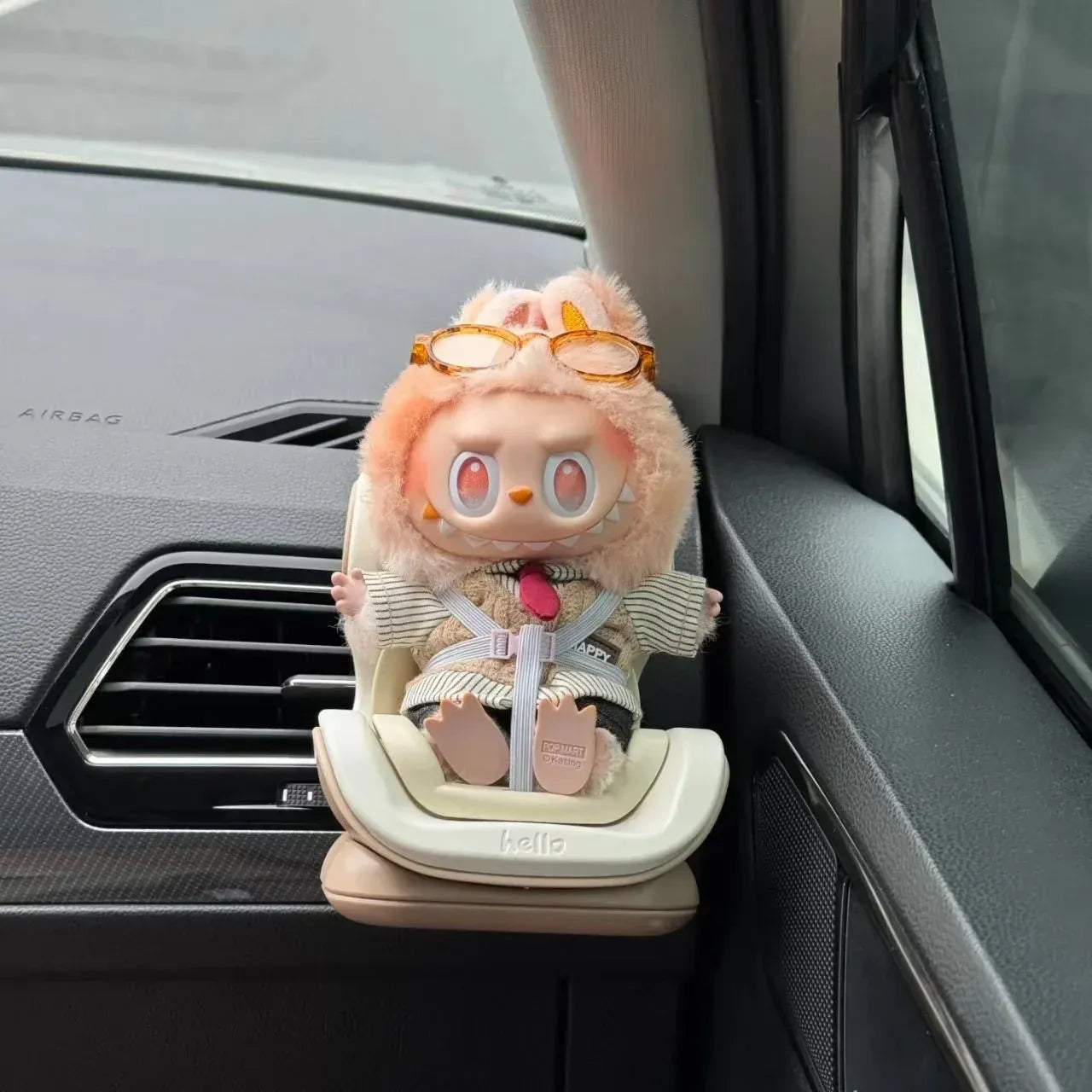 15-17cm doll Seat  3.0 Labubu car seat safety Seat Cute Doll Air Outlet high-grade Car Interior Decoration car seat